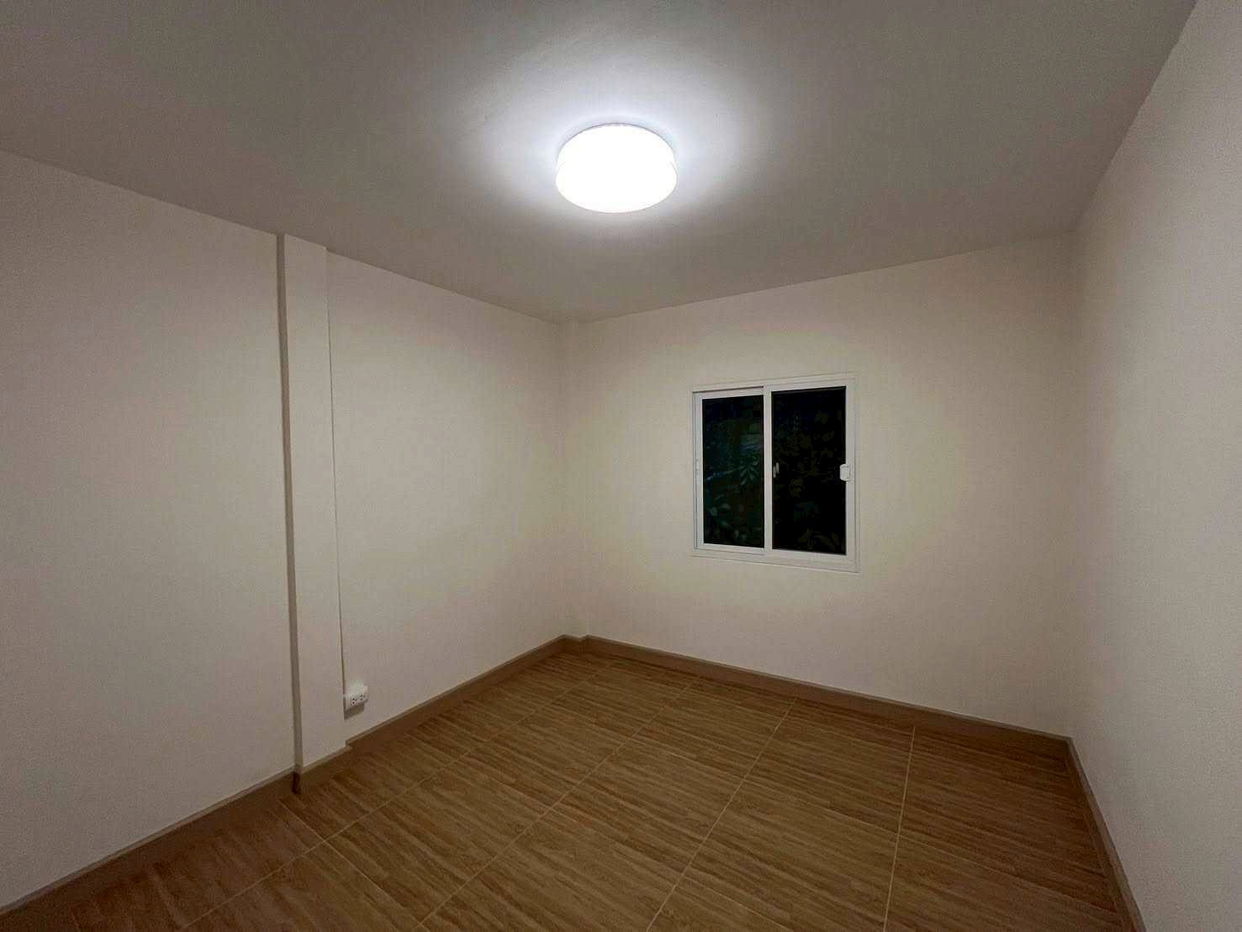 รูป LTHC13849 – Townhouse for Sale | Sathu Pradit 29 | 200 sqm | 3 Beds 2 Baths | Near BTS Surasak | 8.89MB | ทาวน์เฮาส์ขาย สาธุประดิษฐ์ 29 - รูปที่ 16/20