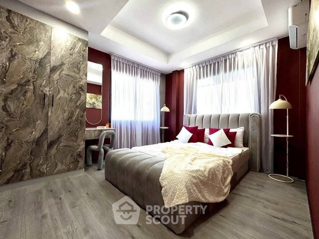 รูป บ้าน 5-ห้องนอน ที่ หมู่บ้าน คันทรี คลับ ใกล้ พัทยาตะวันออก (ID 2500396) - รูปที่ 8/8