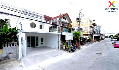 ทาวน์โฮม นนทบุรี : ขายทาวน์เฮ้าส์ บ้านบัวทอง 2 ห้องมุม รีโนเวทใหม่ ใกล้เซ็นทรัลเวสเกต