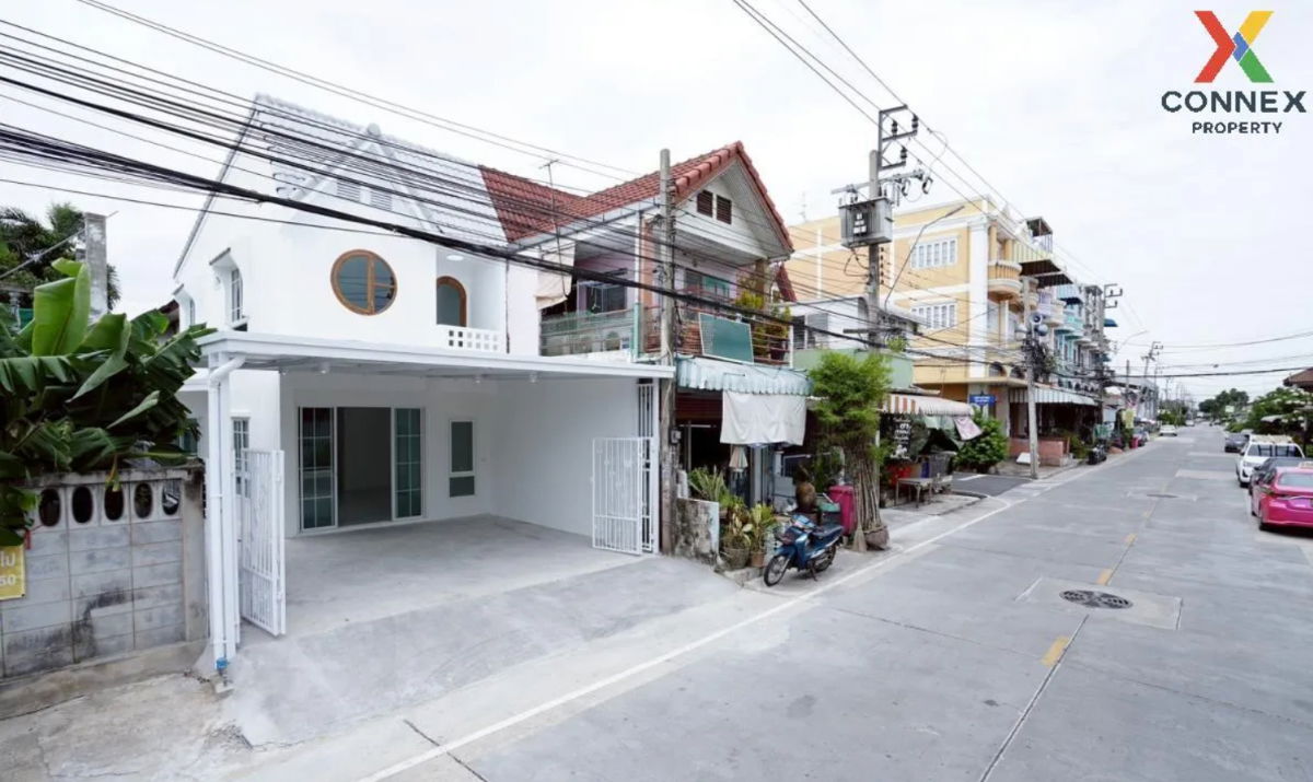 รูป ขายทาวน์เฮ้าส์ บ้านบัวทอง 2 ห้องมุม รีโนเวทใหม่ ใกล้เซ็นทรัลเวสเกต - รูปที่ 1/3