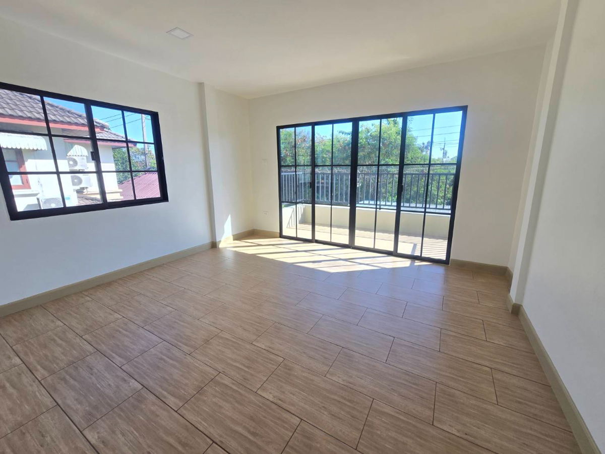 รูป ้บ้านเดี่ยวนิมิตใหม่40 โฮม5 หมู่บ้านเคซี.การ์เด้นโฮม บ้านรีโนเวทใหม่ทั้งหลัง แถมฟรีเฟอร์นิเจอร์ พื้นที่กว้างมากทำเลดี - รูปที่ 33/44