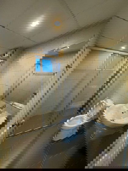 รูป คอนโด ศุภาลัย ซิตี้ รีสอร์ท สถานีพระนั่งเกล้า - เจ้าพระยา ชั้น 19 สตูดิโอ ส่วนครัวแยก มีเครื่องซักผ้า ของครบ - รูปที่ 4/5