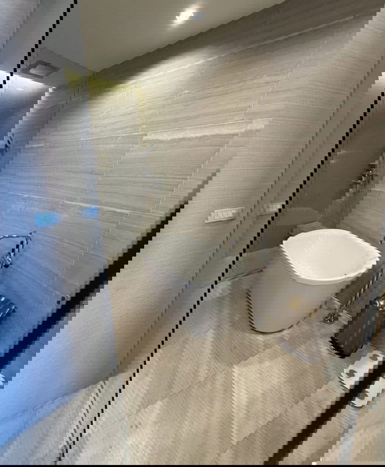 picture The Diplomat                          Sathorn  - 7/12