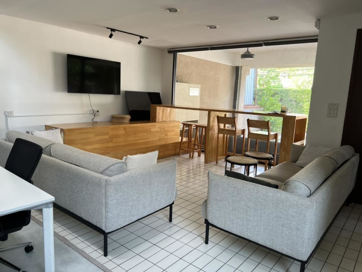 รูป LTH13914 – Home Office for Rent | Phrom Phong | 330 sqm | 3 Beds 4 Baths | Near BTS Phrom Phong | 140K/Month | โฮมออฟฟิศให้เช่า พร้อมพงษ์ - รูปที่ 11/12