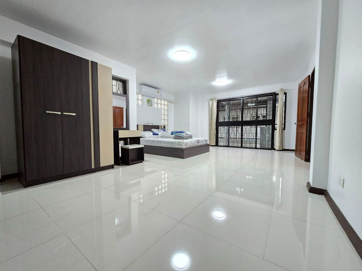 รูป เช่า ให้เช่า ปล่อยเช่า บ้านแฝด อ่อนนุช สุขุมวิท 101/1 หมู่บ้าน Home Avenue ราคาถูก ไม่เกิน 40,000 บาท สนใจ Line: @951qfbfi - รูปที่ 3/8