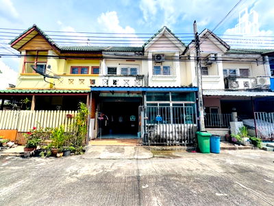 ทาวน์โฮม นนทบุรี : 🚨 **ขายด่วน! ดีลนี้ไม่ได้มาบ่อยๆ พลาดแล้วจะเสียใจ!** 🚨ใกล้ Central Westgate แต่ราคาเหมือนได้เปล่า?   หมู่บ้านลดาสิริ Listing : 93177