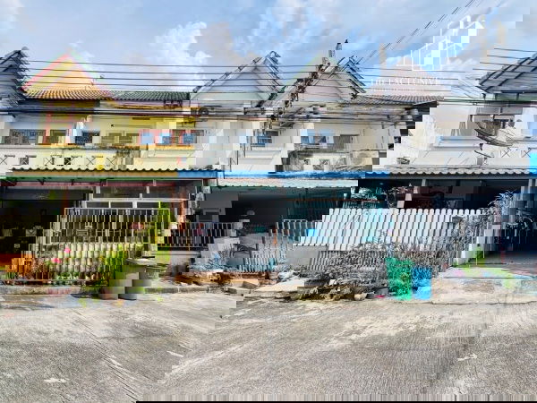 รูป 🚨 **ขายด่วน! ดีลนี้ไม่ได้มาบ่อยๆ พลาดแล้วจะเสียใจ!** 🚨ใกล้ Central Westgate แต่ราคาเหมือนได้เปล่า? หมู่บ้านลดาสิริ Listing : 93177 - รูปที่ 1/6