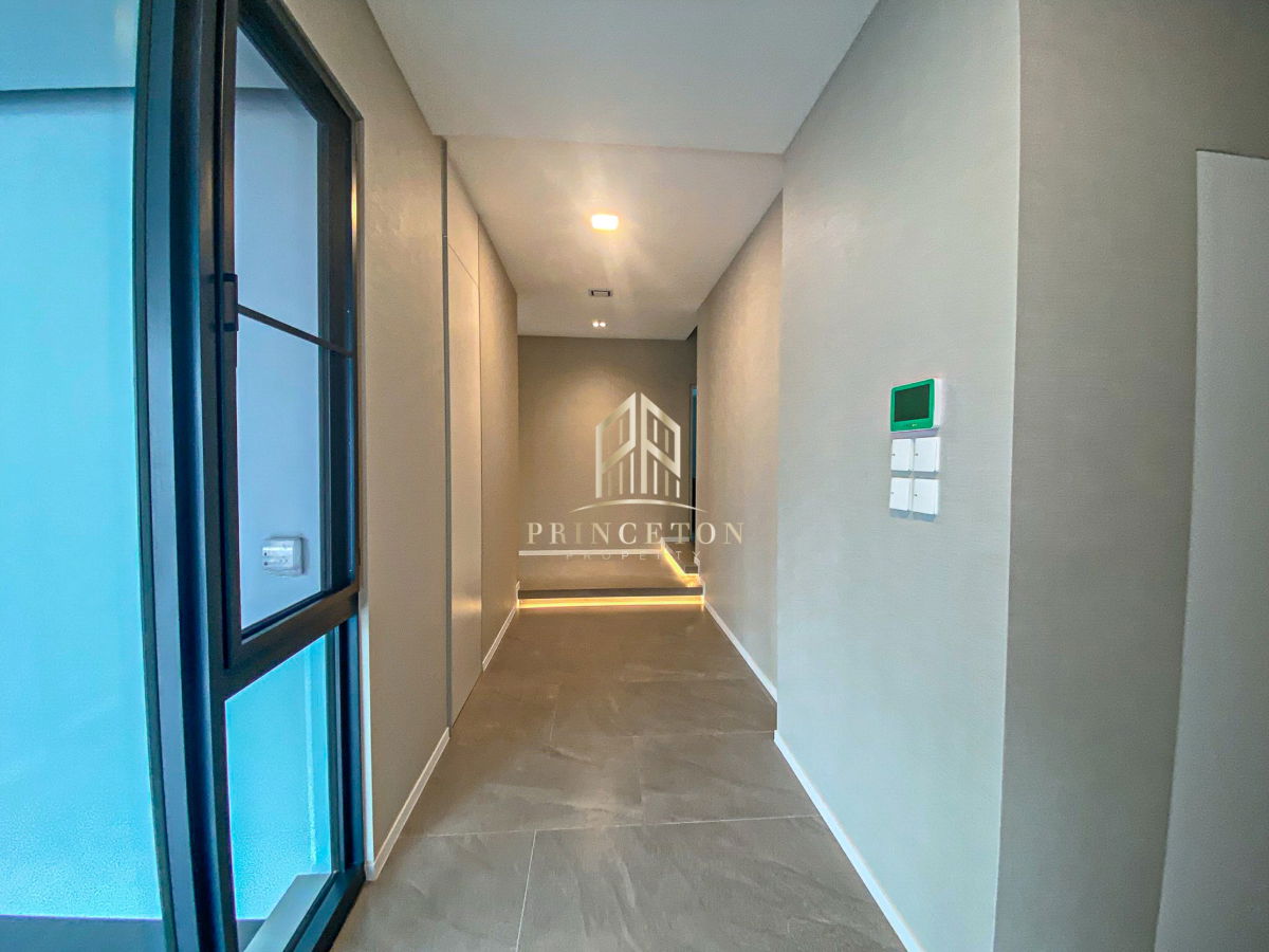 รูป ขายด่วนพร้อมผู้เช่าบ้านหรู วีเว่ กรุงเทพกรีฑา ติดโรงเรียน Wellington 4 ห้องนอน แปลงมุม  - รูปที่ 13/47