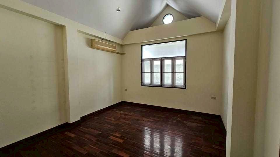 รูป LTHC13964 – House for Rent | Sukhumvit 20 | 400 sqm | 7 Beds 4 Baths | Near BTS Asoke | 120K/Month | บ้านให้เช่า สุขุมวิท 20 - รูปที่ 7/11