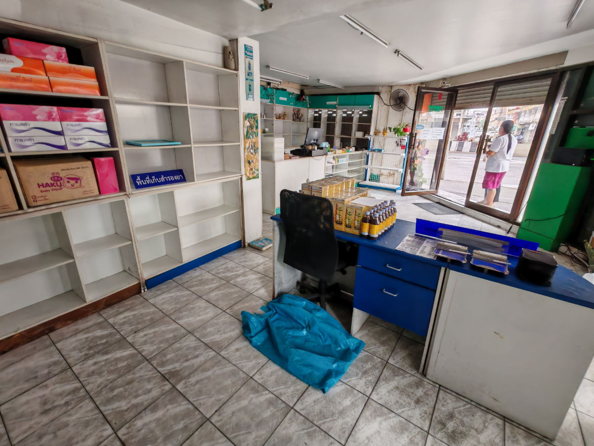 รูป ทำเลดี ติดถนนใหญ่ หน้ากว้าง ตึกแถว อรุณอัมรินทร์  - รูปที่ 2/12