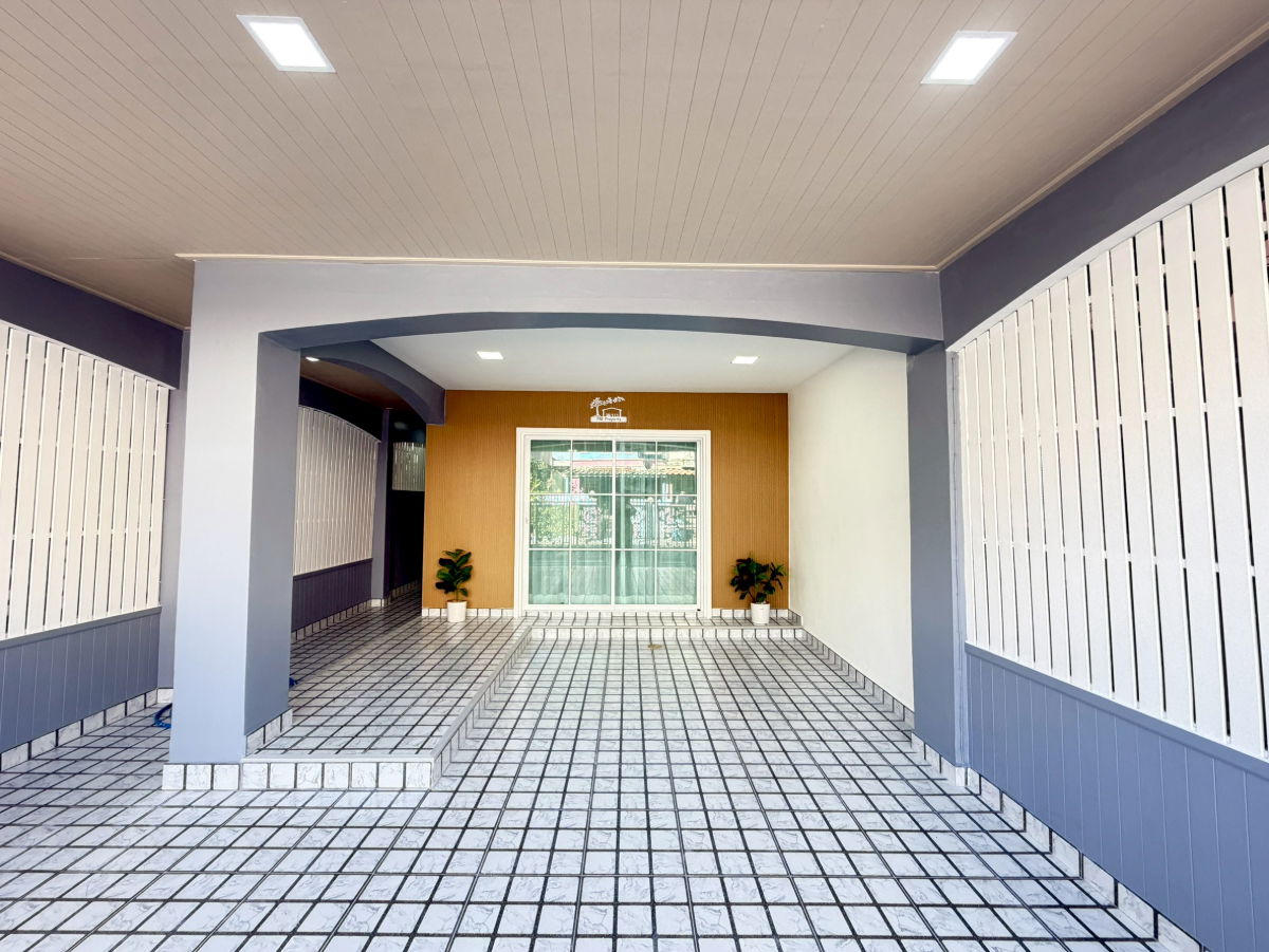 รูป ทาวน์เฮ้าส์ รีโนเวทใหม่ ทำเลดี หมู่บ้าน เคซี.รามอินทรา 4  ซ.หทัยราษฎร์ 39 ถ.หทัยราษฎร์ คลองสามวา  แถมเฟอร์นิเจอร์ พร้อมอยู่ - รูปที่ 3/21