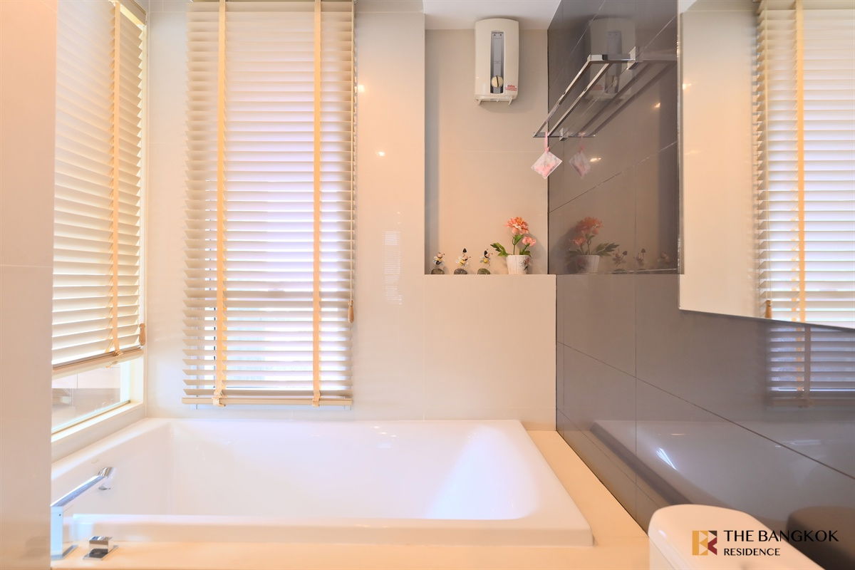 รูป  RHYTHM Ratchada-Huaikhwang 🛋️ ยูนิตสวย เฟอร์ครบ 💛 ใกล้ MRT ห้วยขวาง   - รูปที่ 9/10