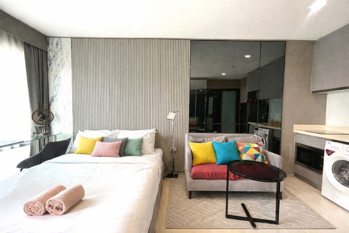 picture Rhythm Sukhumvit 36-38 fully furnished 5 minutes walk from BTS Thonglor - 1/6