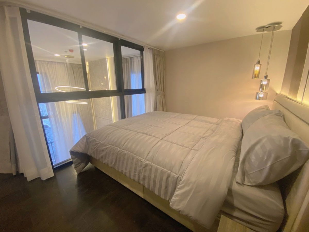 รูป ให้เช่าห้องชุดดูเพล็กซ์ ราคาพิเศษเพียง 48,000 บาท คอนโดหรูใจกลางทองหล่อ รับประกันการพักผ่อนที่ดีที่สุดในกรุงเทพฯ! - รูปที่ 11/13