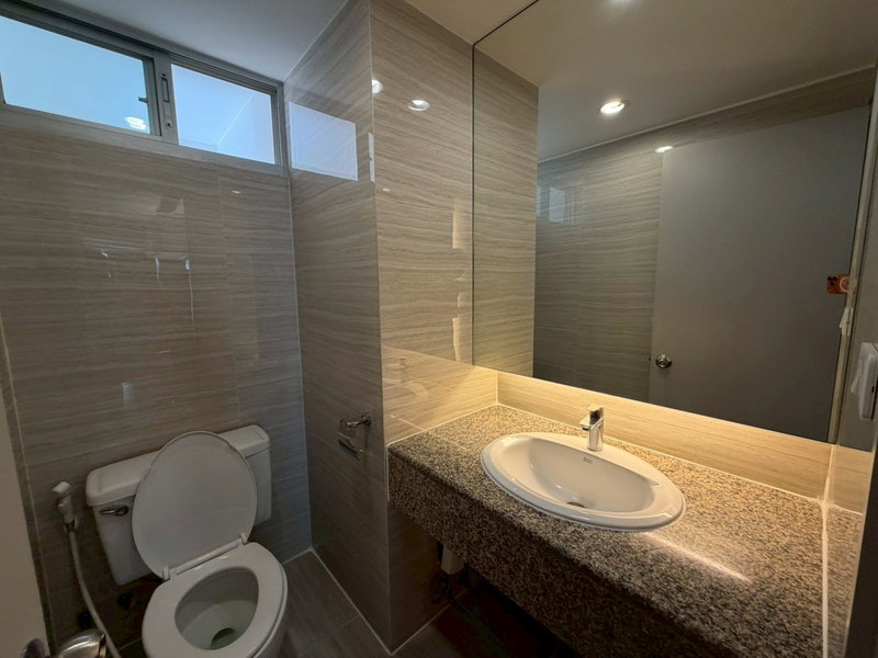 Condos for rent : LTH13985 – Condo for Rent | Bangkok Garden Apartments | 240 sqm | 3+1 Beds 4 Baths | Near BTS Chong Nonsi | 95K/Month | คอนโดให้เช่า แบงค็อก การ์เด้น อพาร์ตเมนต์