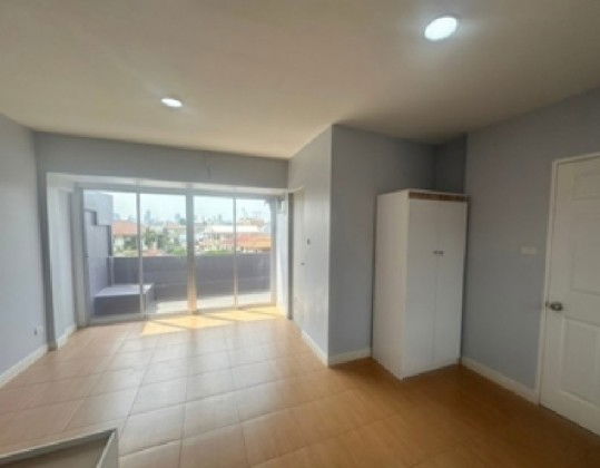 รูป ให้เช่าHome Office 4 ชั้น หมู่บ้านสินธานี รัชดา ลาดพร้าว ซอยลาดพร้าว 80 / ไม่มีเฟอร์นิเจอร์ / อยู่อาศัย หรือ เป็นสำนักงาน จดบริษัทได้ - รูปที่ 9/15