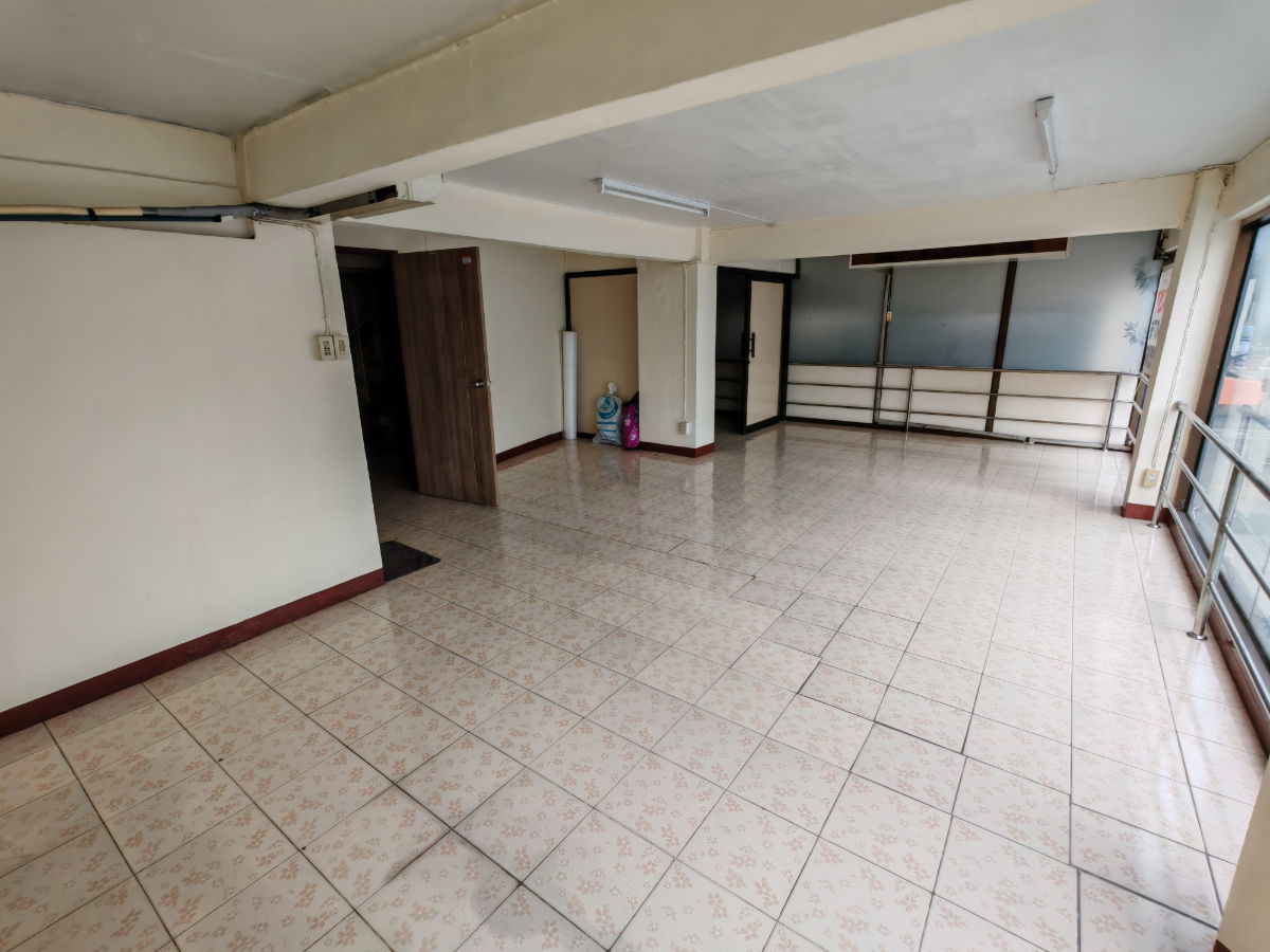 รูป ทำเลดี ติดถนนใหญ่ หน้ากว้าง ตึกแถว อรุณอัมรินทร์  - รูปที่ 9/12