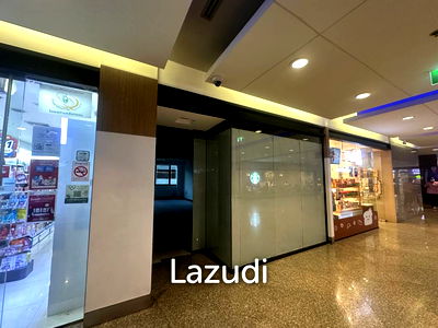 Retail spaces for rent Ratchadaphisek Road : 44 sqm retail unit on 2 floors in Muang Thai - Phatra Complex Huai Khwang Bangkok