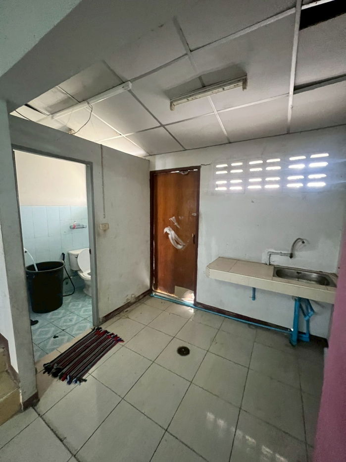 รูป ขาย อาคารพาณิชย์ 4 ชั้น 2 คูหา พร้อมชั้นลอย ทำเลธุรกิจ คลองสี่ รังสิต - รูปที่ 6/13