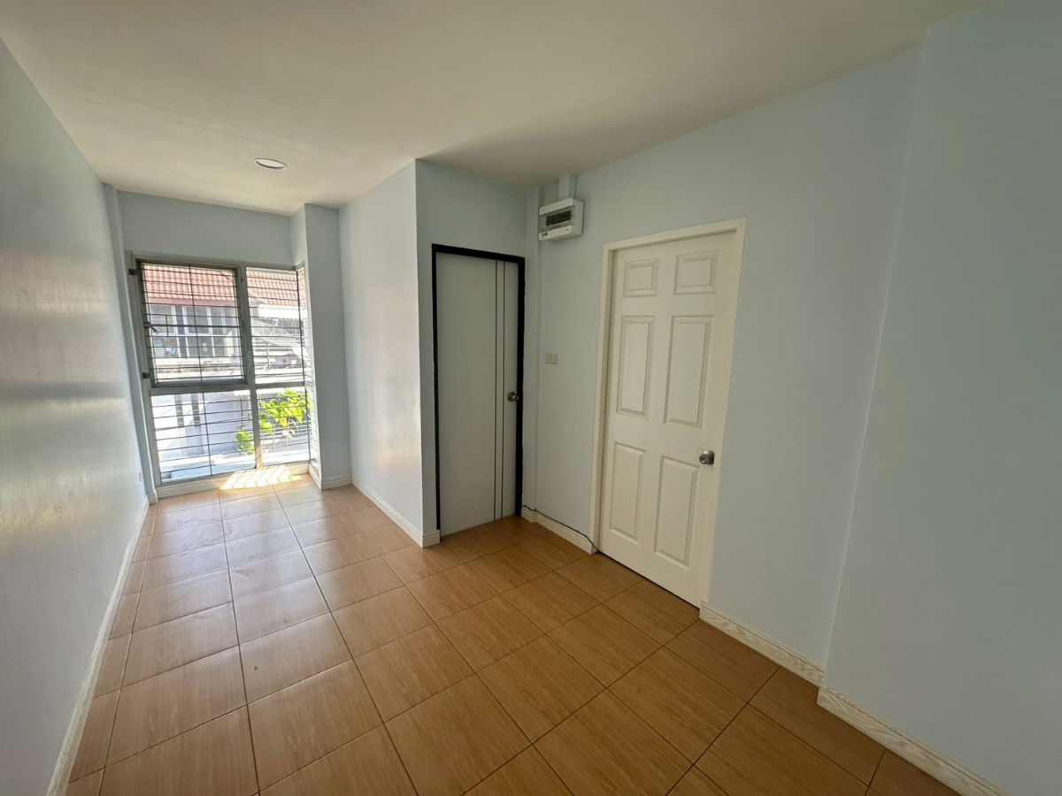 รูป 🏢 ให้เช่า Home Office 4 ชั้น ทำเลดี เชื่อมต่อรัชดา - ห้วยขวาง - ลาดพร้าว - รูปที่ 12/20