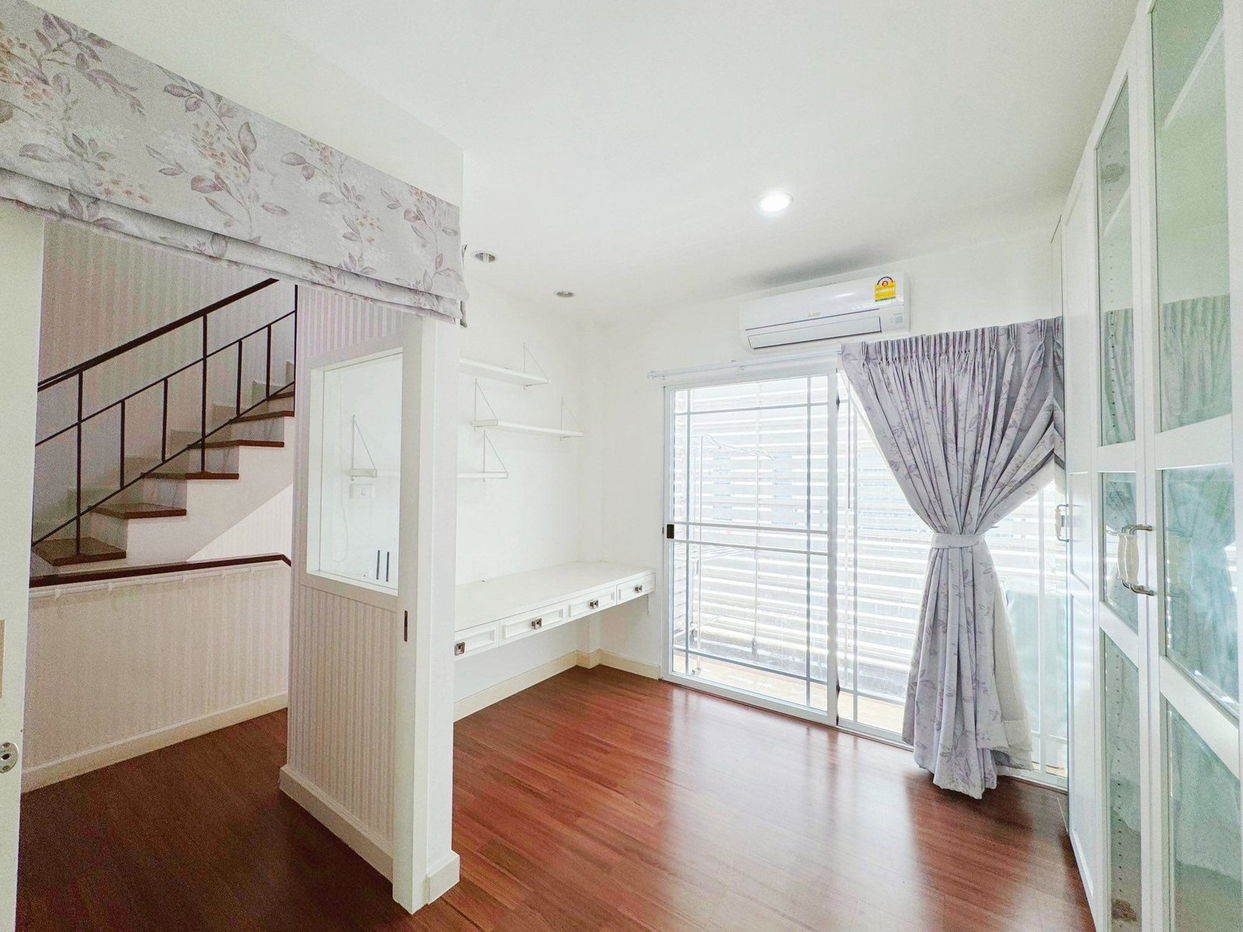 รูป LTH13965 – Townhouse for Rent | Leon Sukhumvit 62 | 200 sqm | 3 Beds 3 Baths | Near BTS Bang Chak | 88K/Month | ทาวน์เฮ้าส์ให้เช่า สุขุมวิท 62 - รูปที่ 9/16