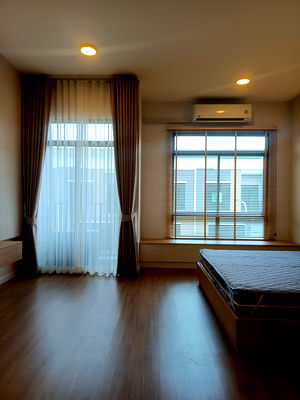 Townhouses for rent Central Plaza Bang Na : Q Prime Sukhumvit 77 Onnut Road