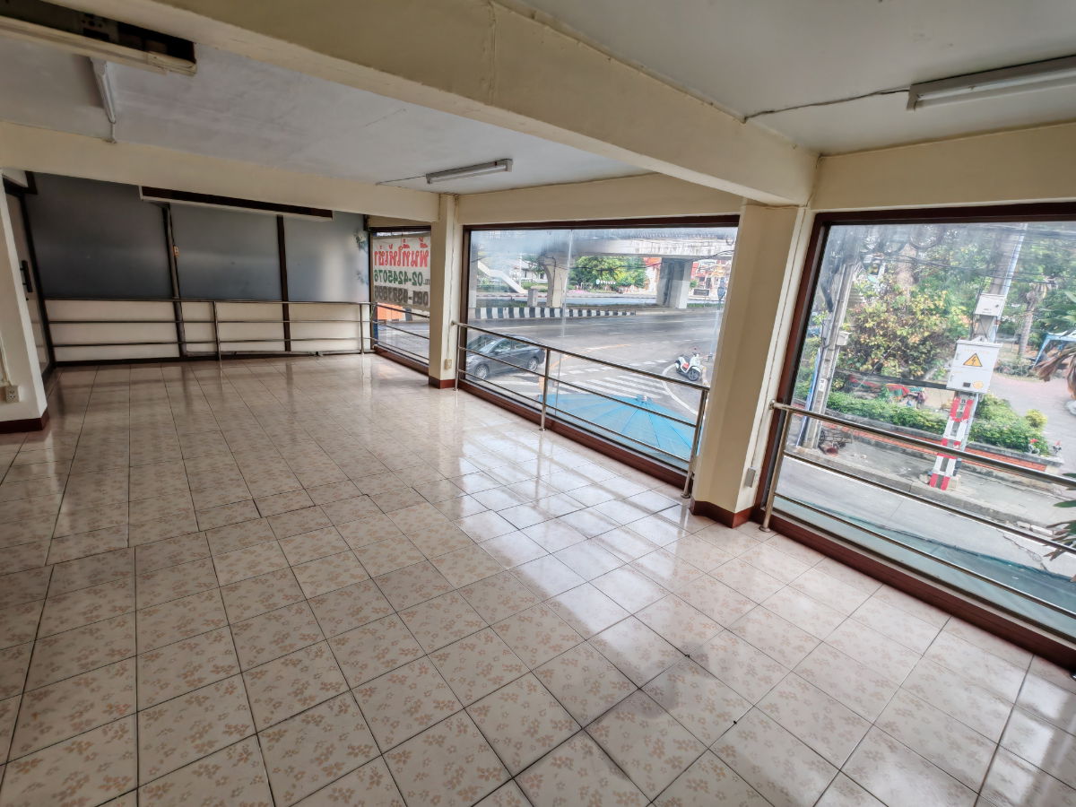 รูป ทำเลดี ติดถนนใหญ่ หน้ากว้าง ตึกแถว อรุณอัมรินทร์  - รูปที่ 8/12