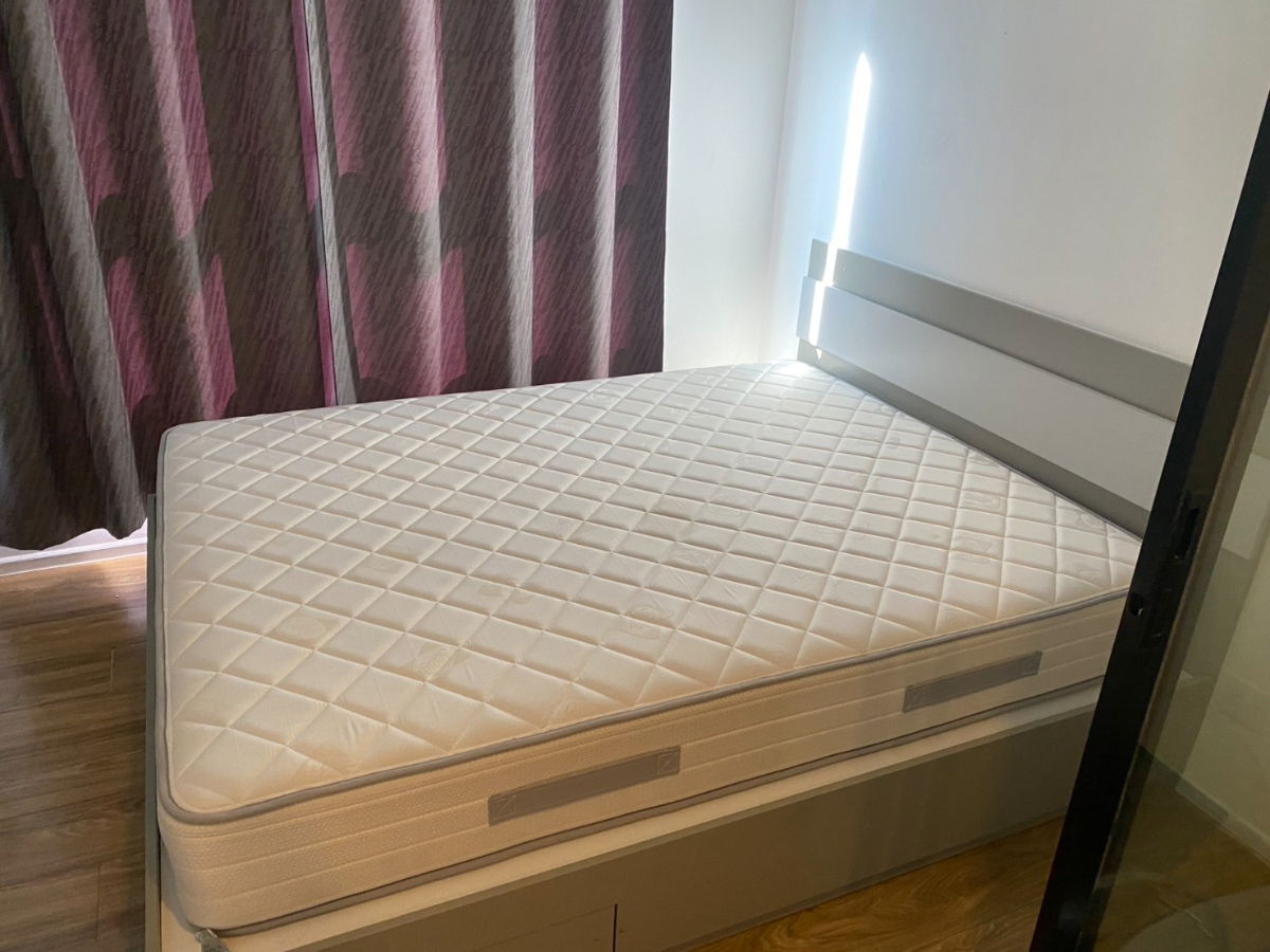 picture Ready to move in. Pool view, with washing machine. 6500 - 8/9