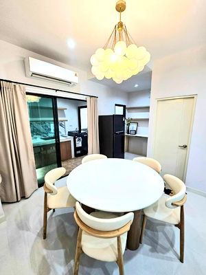 Townhouses for rent Bangkok : Townhome for rent, Baan Klang Muang Rama 9 Bangkok Kreetha, affordable price under 50,000 THB. Interested? Line: @951qfbfi