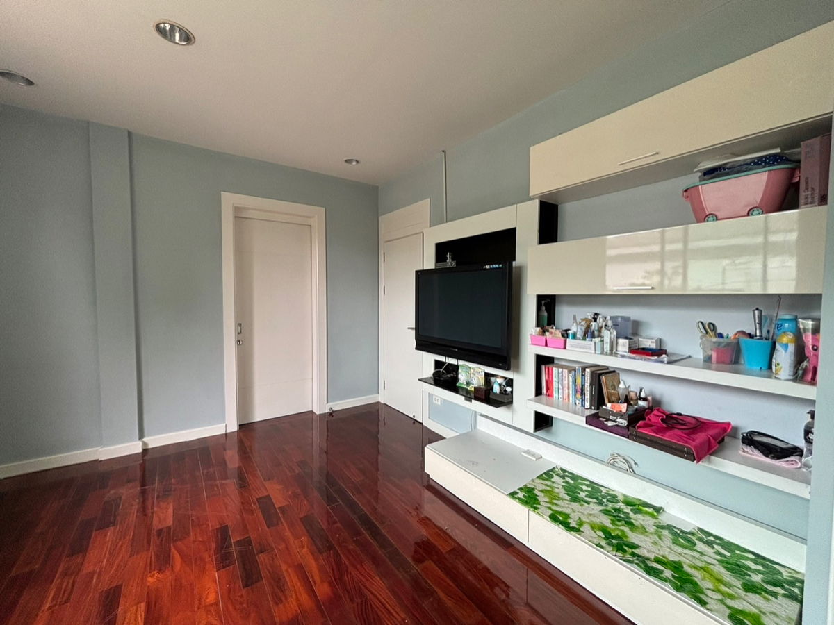 รูป ให้เช่า บ้านเดี่ยว ลาดพร้าว 2 ที่ดิน 200 วา 3นอน รีโนเวทใหม่ เพียง 1 km  ถึง CDC  - รูปที่ 23/25