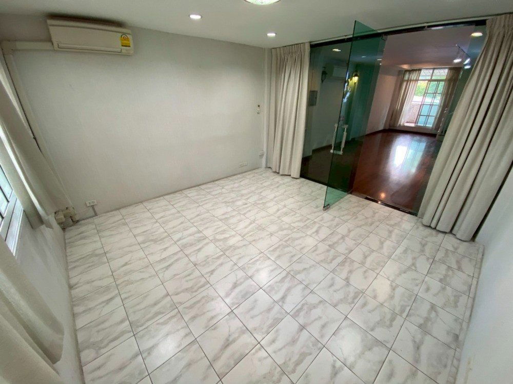 รูป LTH13910 – Commercial for Sale | Sukhumvit 63 (Ekkamai) | 280 sqm | 4 Rooms 3 Baths | Near BTS Ekkamai | 38.55 MB | อาคารพาณิชย์ขาย เอกมัย - รูปที่ 4/16