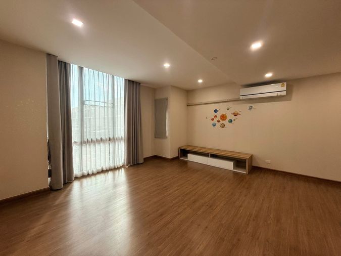 3-bed townhouse for rent, 195 sqm, 20 sq wah, Patio Phatthanakan 32