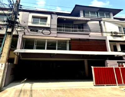 เช่าโฮมออฟฟิศ กรุงเทพมหานคร : ให้เช่าHome Office 4 ชั้น หมู่บ้านสินธานี รัชดา ลาดพร้าว ซอยลาดพร้าว 80 / ไม่มีเฟอร์นิเจอร์ / อยู่อาศัย หรือ เป็นสำนักงาน จดบริษัทได้