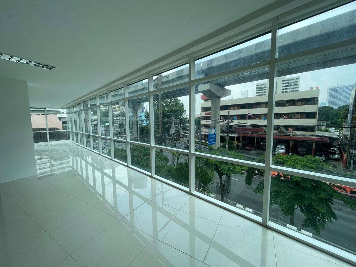 รูป 🏢 ให้เช่าพื้นที่สำนักงาน — ติดถนนเจริญนคร ใกล้ ICONSIAM เพียง 100 ม. - รูปที่ 2/14