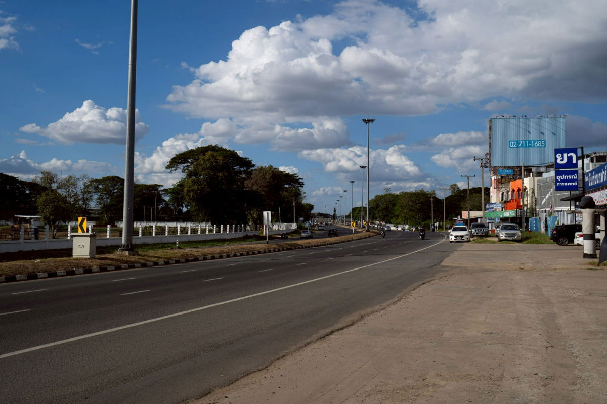 รูป อาคารพาณิชย์ 2 คูหา ห้องมุม หน้าโรงแรม 4 ดาว ทางไปสนามช้าง - รูปที่ 11/12