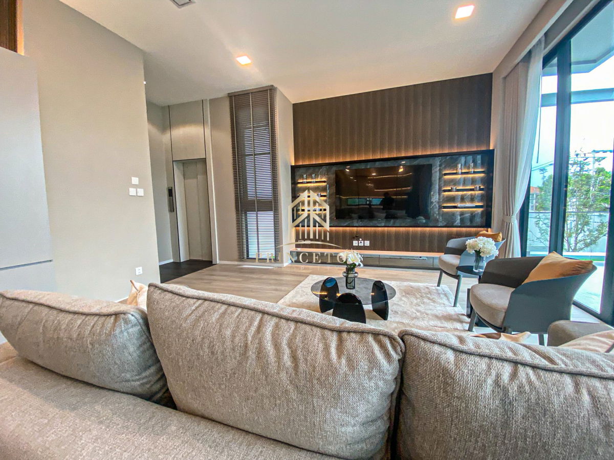 รูป ขายด่วนพร้อมผู้เช่าบ้านหรู วีเว่ กรุงเทพกรีฑา ติดโรงเรียน Wellington 4 ห้องนอน แปลงมุม  - รูปที่ 8/47