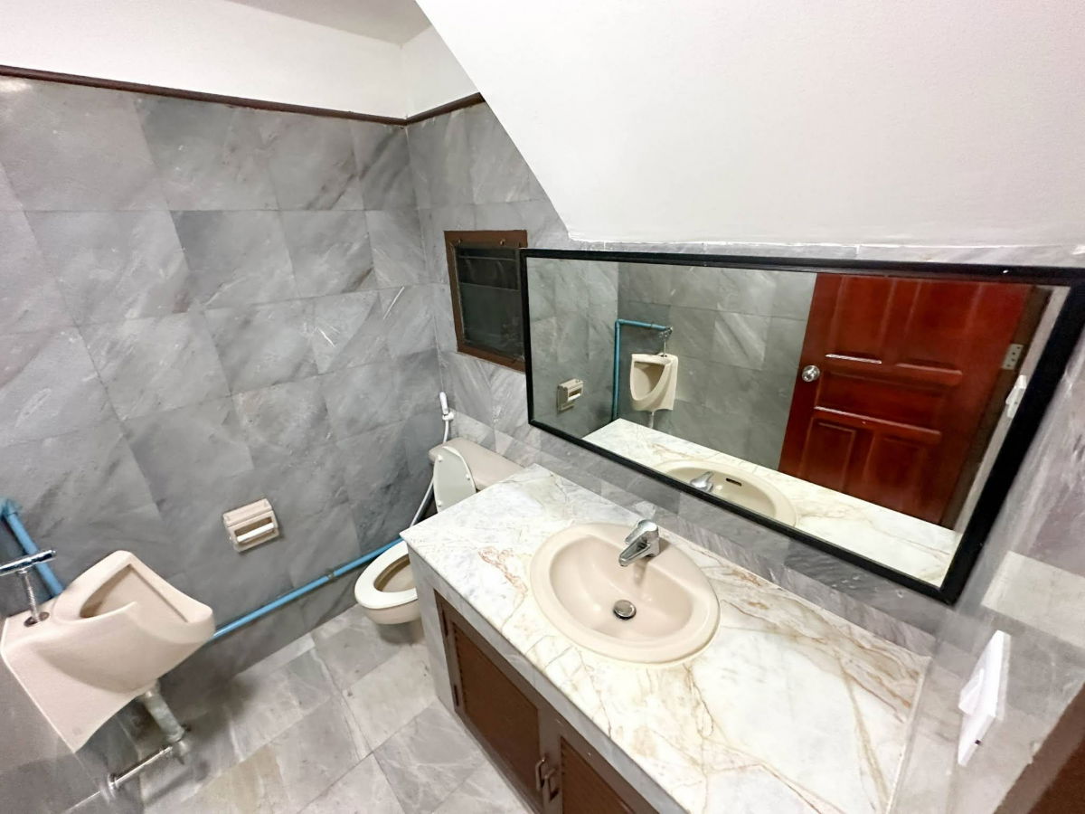 รูป เช่า ให้เช่า ปล่อยเช่า บ้านแฝด อ่อนนุช สุขุมวิท 101/1 หมู่บ้าน Home Avenue ราคาถูก ไม่เกิน 40,000 บาท สนใจ Line: @951qfbfi - รูปที่ 7/8