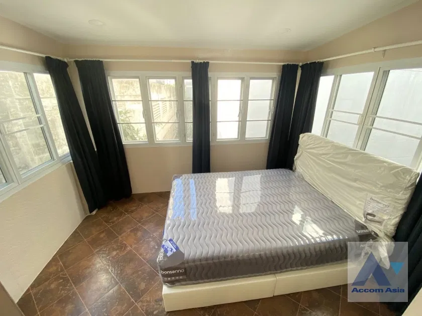 picture 🔼🔽 AccomA 📩 Home Office 3 BR Townhouse in Wang Mai (AA45215) - 4/8