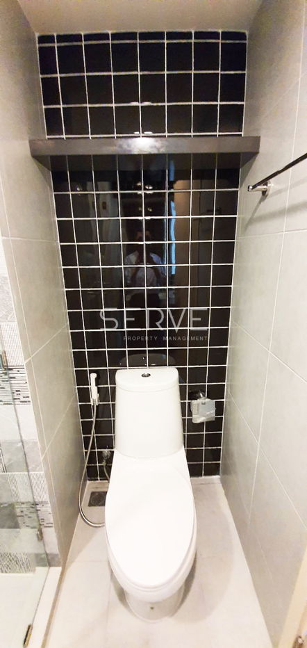 รูป 🔥ห้องใหญ่ 1นอน แต่งสวย เฟอร์จัดเต็ม วิวเมือง ไม่โดนบล็อก พร้อมหิ้วกระเป๋าเข้าอยู่ ทำเลดี เดินเพียง 20 ก้าว ถึง MRTศรีรัช  @ Nue Noble Chaengwattana - รูปที่ 8/12