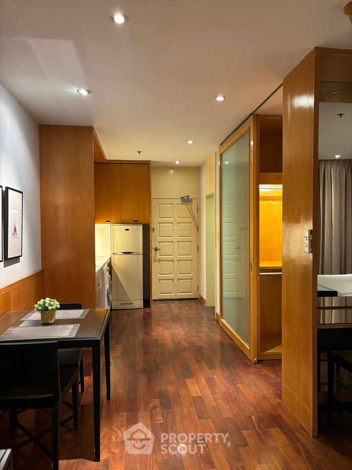 รูป คอนโด 1-ห้องนอน ที่ เพรซิเดนท์ เพลส ใกล้ BTS ชิดลม (ID 2098383) - รูปที่ 2/11