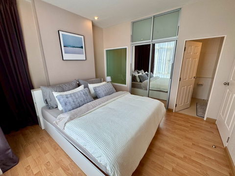 For sale, My Hip condo behind Big C extra in CBP, 2.59 MB, Tel.098-9690236 Janny