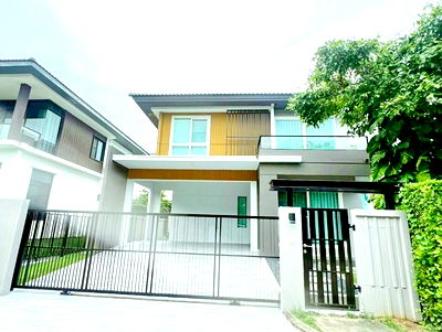 เช่าบ้านเดี่ยว เขตประเวศ : ม.รามคำแหง 2 2กม. มีสนามหญ้า มัณฑนา อ่อนนุช เจโม พลาซ่า 1.9กม. 3-4นอน สวนหลวง ร.9 ประเวศ ให้เช่าบ้านเดี่ยว 2 ชั้น 56 ตร.ว. 230 ตร.ม.