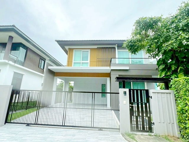 รูป ม.รามคำแหง 2 2กม. มีสนามหญ้า มัณฑนา อ่อนนุช เจโม พลาซ่า 1.9กม. 3-4นอน สวนหลวง ร.9 ประเวศ ให้เช่าบ้านเดี่ยว 2 ชั้น 56 ตร.ว. 230 ตร.ม. - รูปที่ 1/8