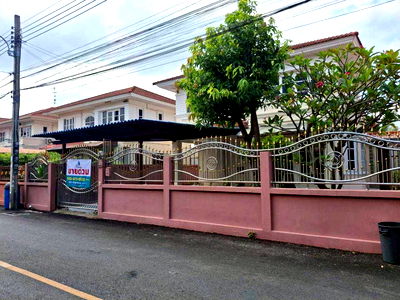 Houses for sale Rajapruk University : Urgent sale: Ready-to-move-in 2-storey detached house, Bang Kruai–Ratchaphruek area. Special feature: 