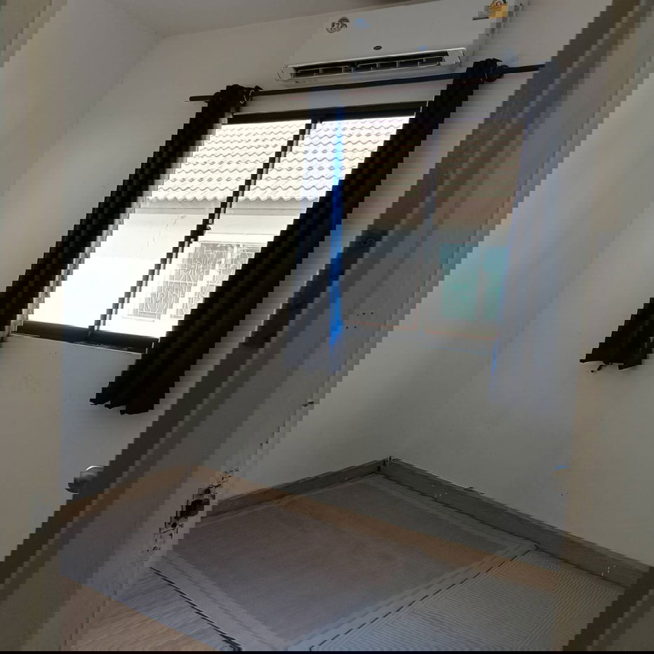 รูป ให้เช่าทาวน์เฮ้าส์ สายไหม พฤกษาวิลล์ 64 สายไหม แอร์ 3 เครื่อง 10 นาทีถึง Bts คูคต ติดบิ๊กซี สายไหม พร้อมอยู่ ฟรีค่าส่วนกลาง - รูปที่ 2/6