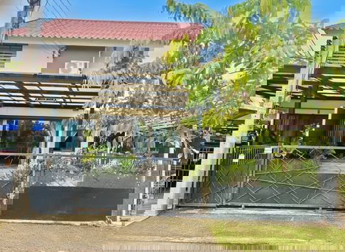 บ้านแฝด2ชั้น การเคหะหน้าพระธาตุ พนัสนิคม 1.29 ลบ. พร้อมผู้เช่า