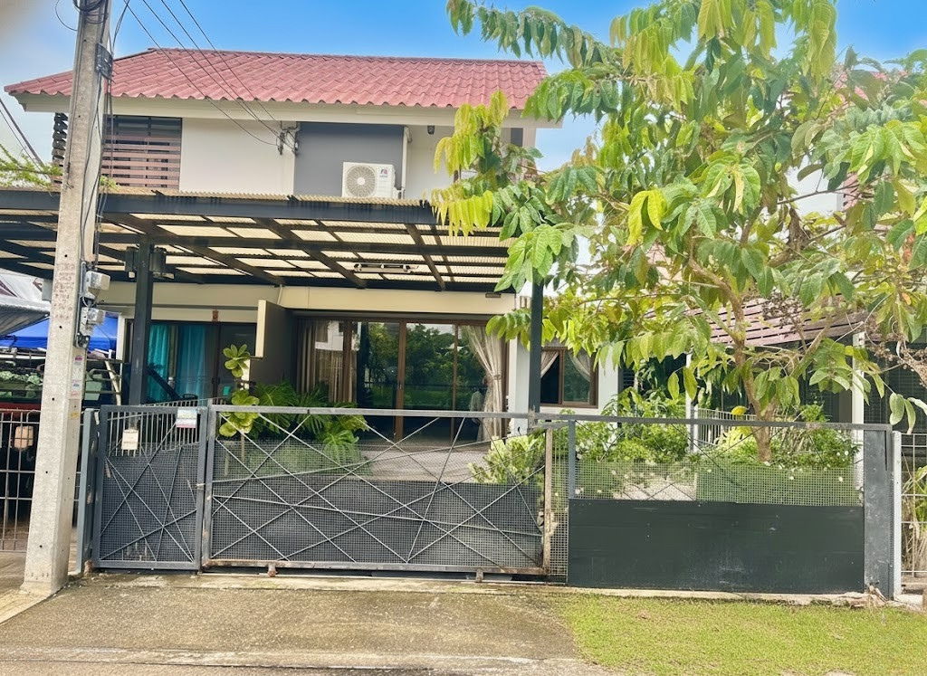 รูป บ้านแฝด2ชั้น การเคหะหน้าพระธาตุ พนัสนิคม 1.29 ลบ. พร้อมผู้เช่า - รูปที่ 1/11