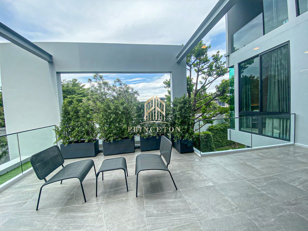 รูป ขายด่วนพร้อมผู้เช่าบ้านหรู วีเว่ กรุงเทพกรีฑา ติดโรงเรียน Wellington 4 ห้องนอน แปลงมุม  - รูปที่ 46/47