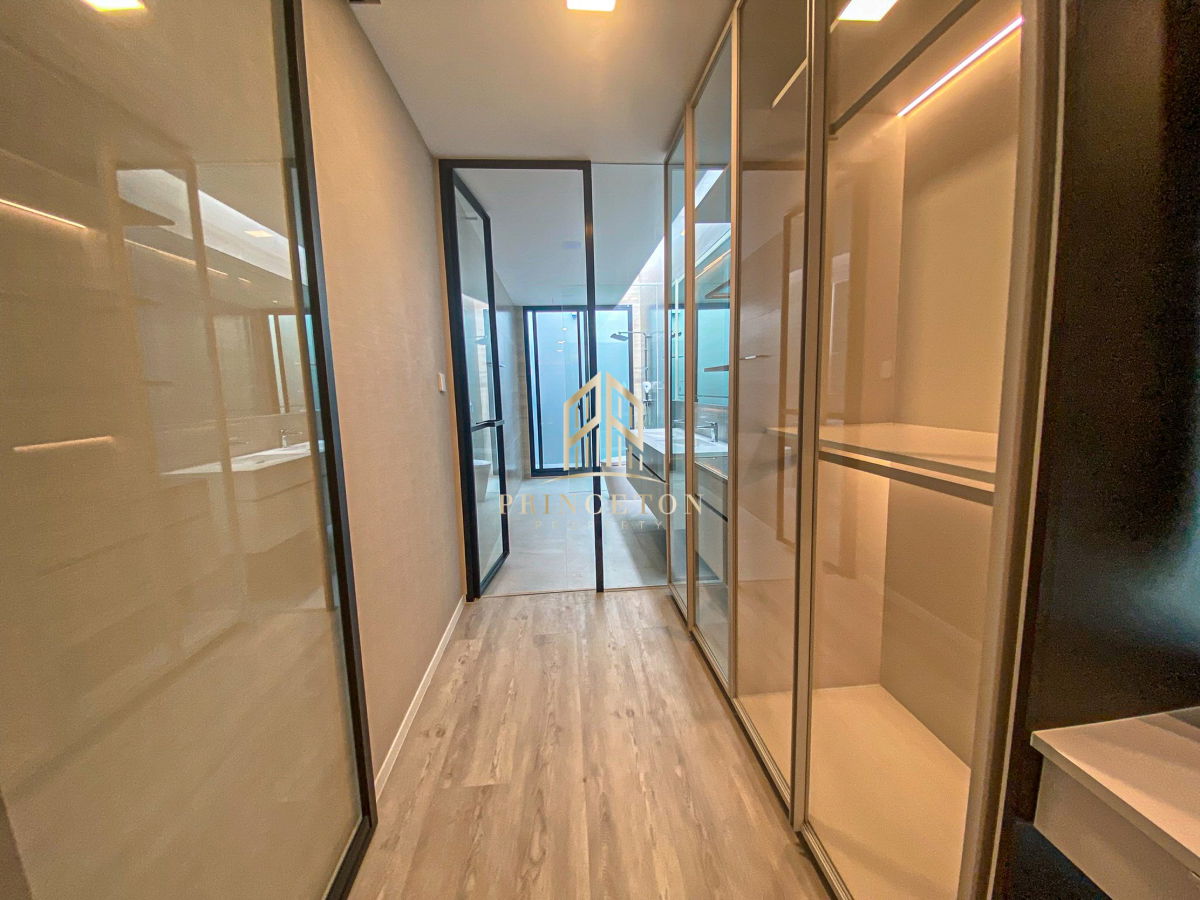 รูป ขายด่วนพร้อมผู้เช่าบ้านหรู วีเว่ กรุงเทพกรีฑา ติดโรงเรียน Wellington 4 ห้องนอน แปลงมุม  - รูปที่ 34/47