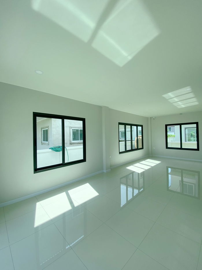 รูป ขายด่วนบ้านเดี่ยว 240 ตารางเมตร - รูปที่ 3/8